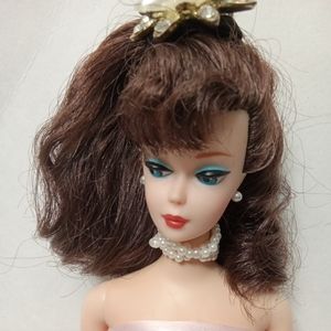 Barbie Vintage Doll Mattel 1985s Brown Hair Blue eyes with red lips
